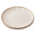 Assiette plate ronde 27 cm en céramique ivoire à relief plissé