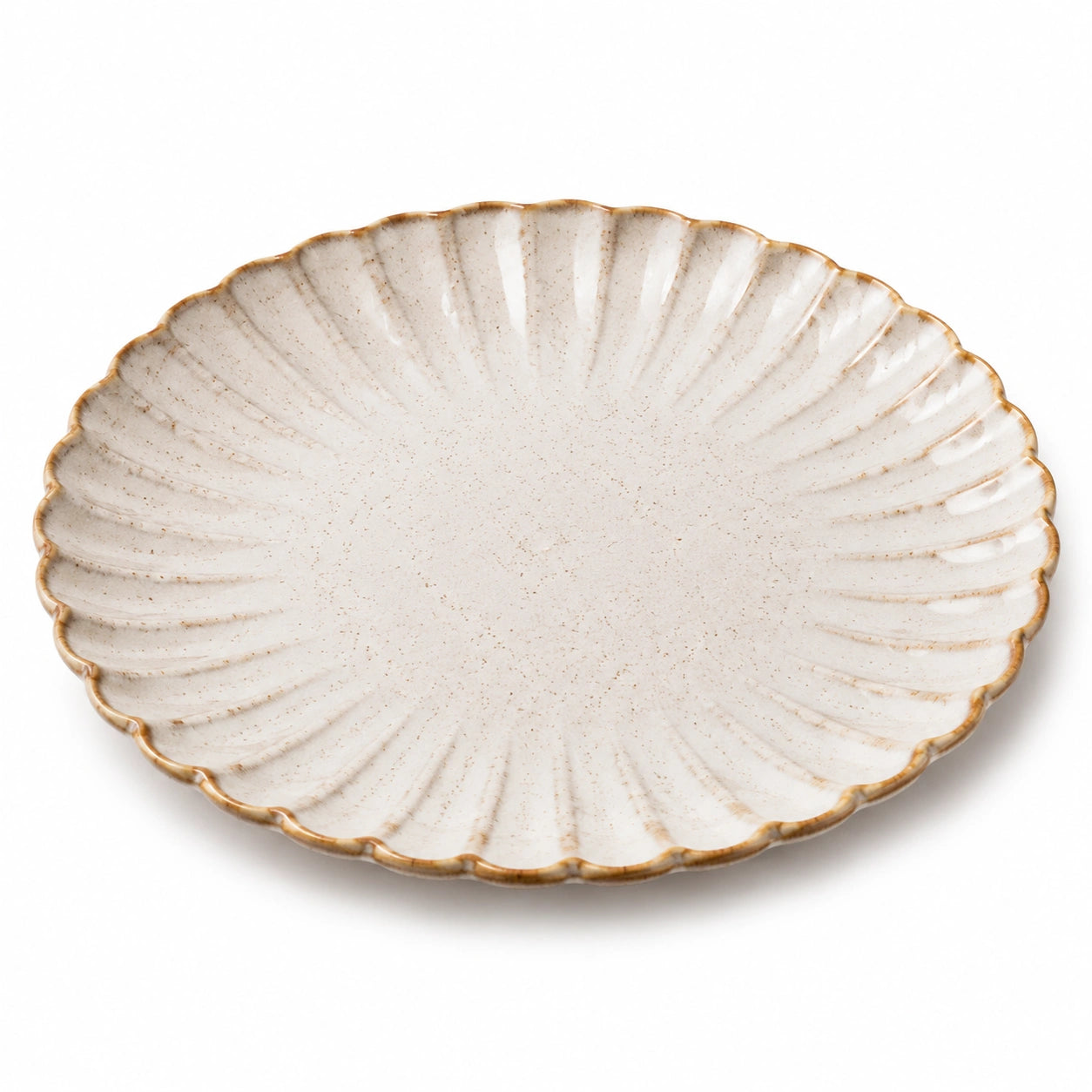 Assiette plate ronde 27 cm en céramique ivoire à relief plissé